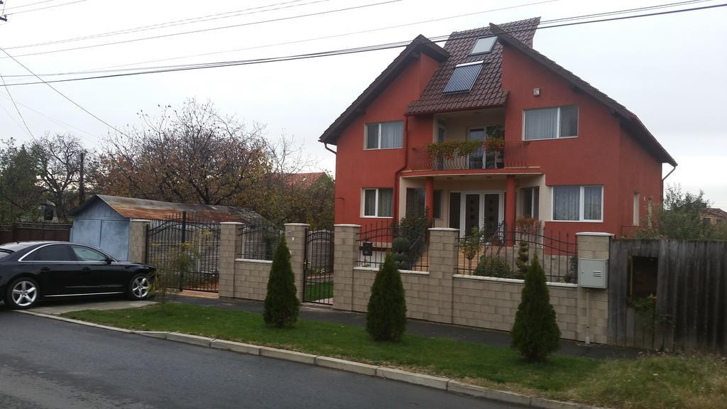 Family Pension Арад Екстериор снимка