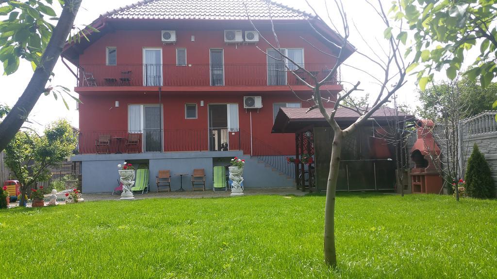 Family Pension Арад Екстериор снимка